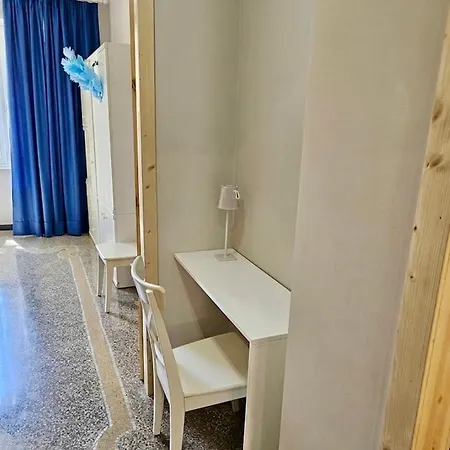 Madame Ricasoli 5 Min From The Apartman Genova